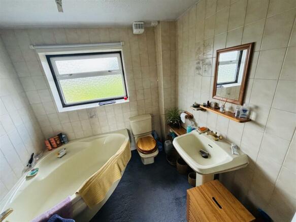 Bathroom.jpg