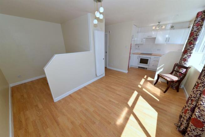 harborne-court-living-room-04.JPG