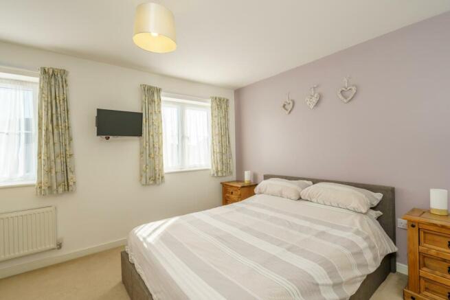Bedroom 1.jpg