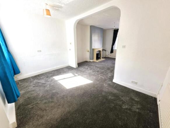 2 bed Terraced to rent Image 4
