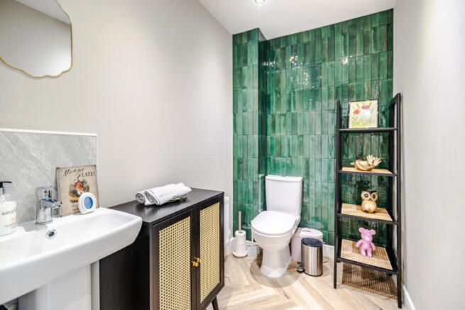 4 bed Semi-Detached for sale Image 10