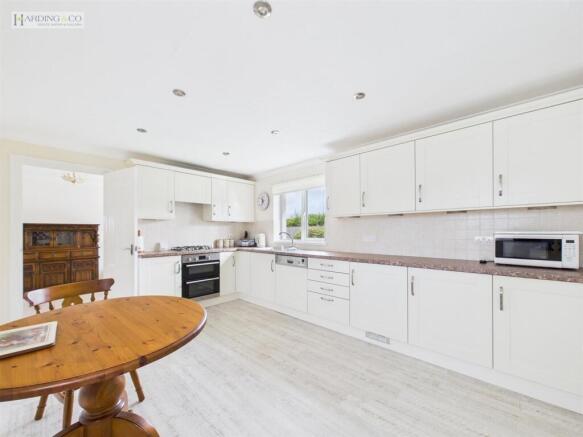 Kitchen ii.jpg