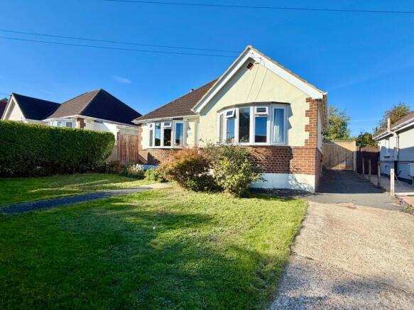 2-bed detached on Kent Close, Bexhill-on-Sea, TN40, £395,000