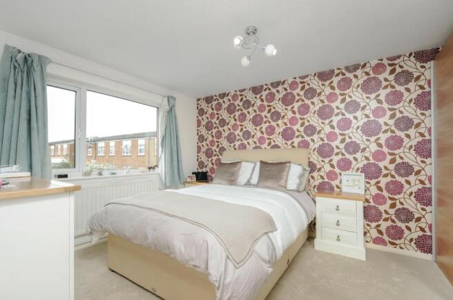 bed1.jpg