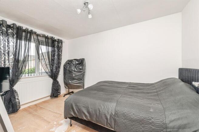 3 bed Terraced for sale Image 6