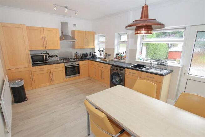 FITTED KITCHEN / DINING ROOM