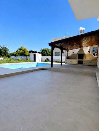 Luxury 5 Bedroom Hou