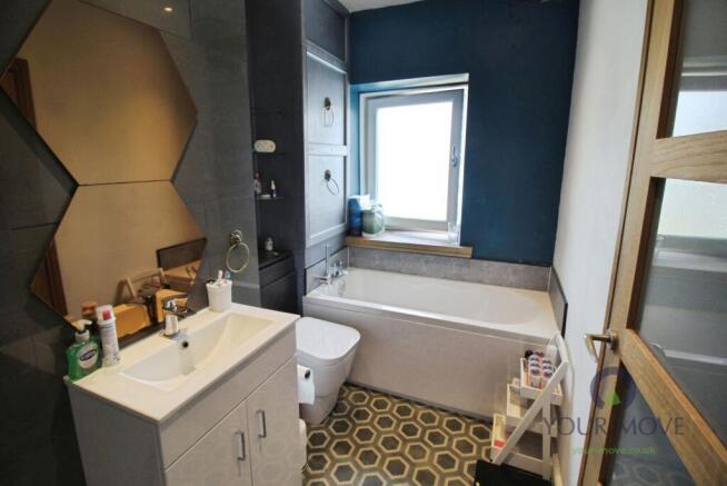 3 bed Terraced for sale Image 9