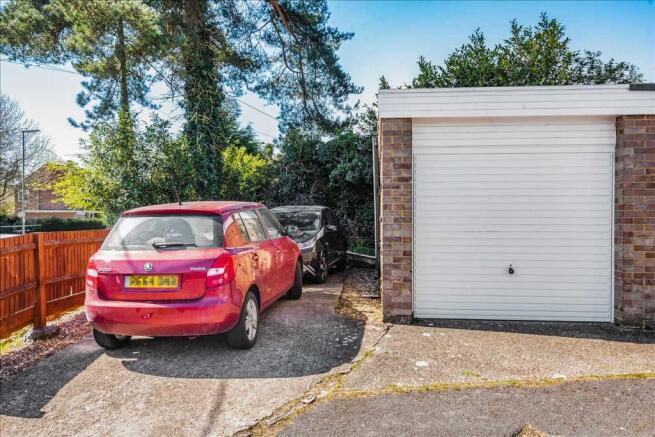 GARAGE &