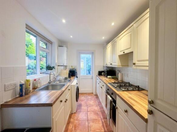 Kitchen 1.jpg