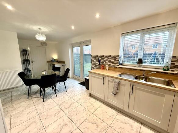 Sapphire Way, Marine Point photo 4