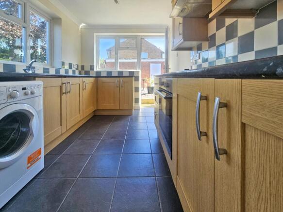 43 Kewstoke Road, Willenhall photo 4