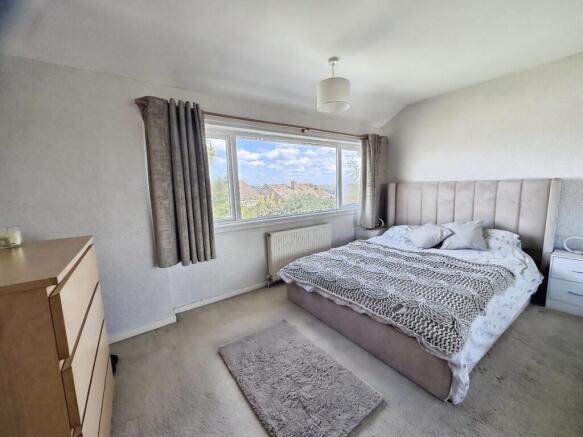 3 bed Semi-Detached for sale Image 6