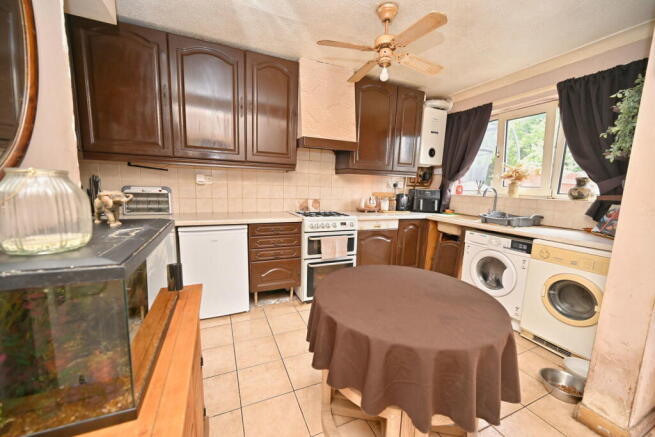 3 bed Town House for sale Image 4