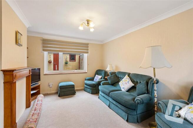 Long Lynderswood, Basildon, Essex, SS15 photo 2