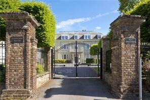 6, 1 Sandown House, High Street, Esher KT10 9SL
