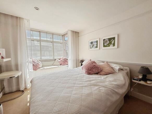 Grovelands Road, Reading, Berkshire photo 4