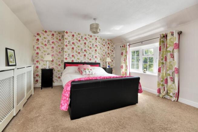 BEDROOM 2
