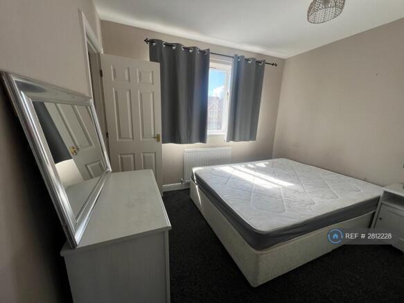 2 bed End of Terrace to rent Image 9