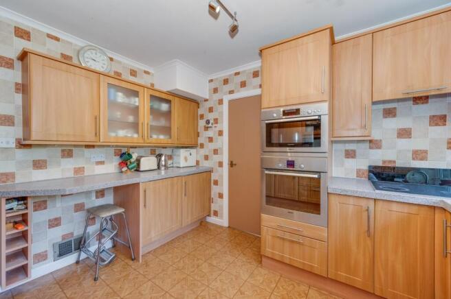 4 bed Detached for sale Image 7
