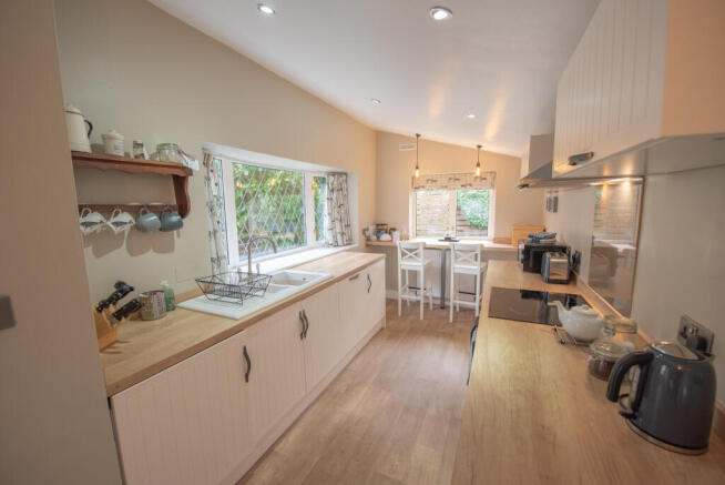 1 bed Semi-Detached for sale Image 6