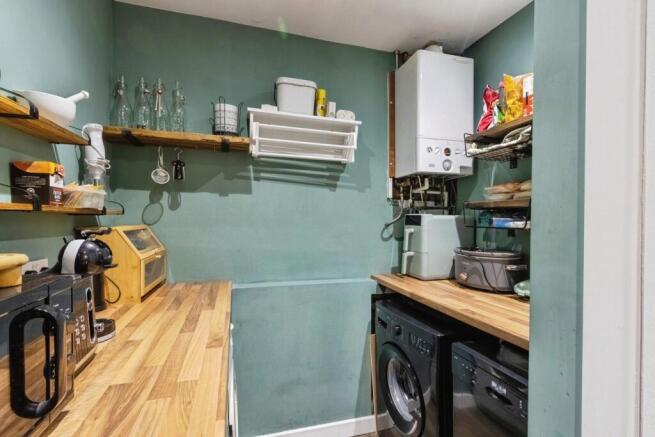 3 bed Semi-Detached for sale Image 8