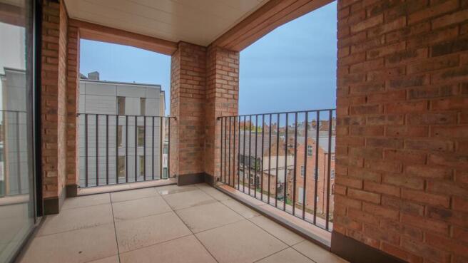 2 bed Apartment to rent Image 5