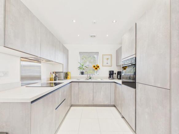 3 bed Terraced for sale Image 5