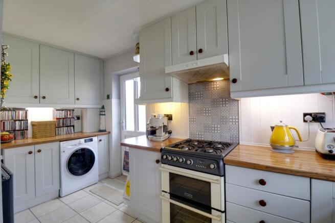 Kitchen b