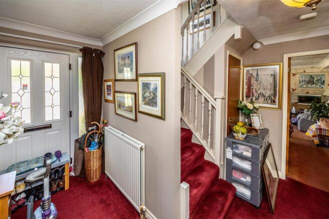 4 bed Detached for sale Image 12