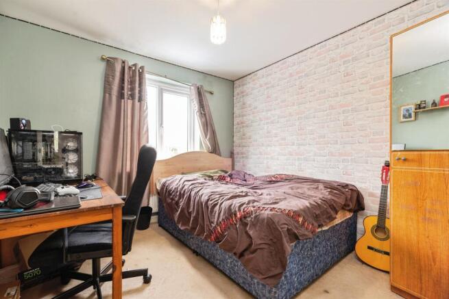 4 bed Detached for sale Image 12