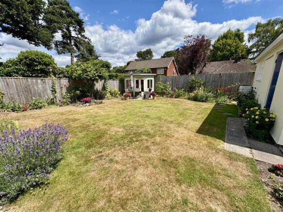 2. garden2.jpg