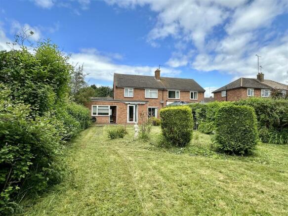 garden to house