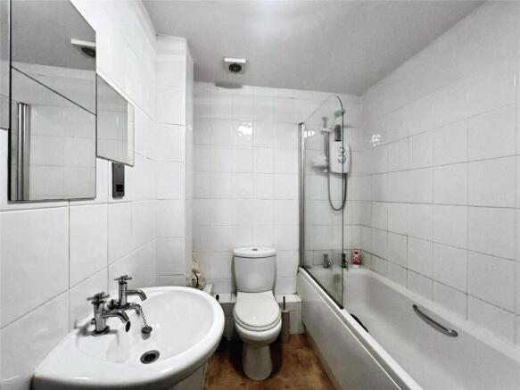 2 bed Apartment for sale Image 5