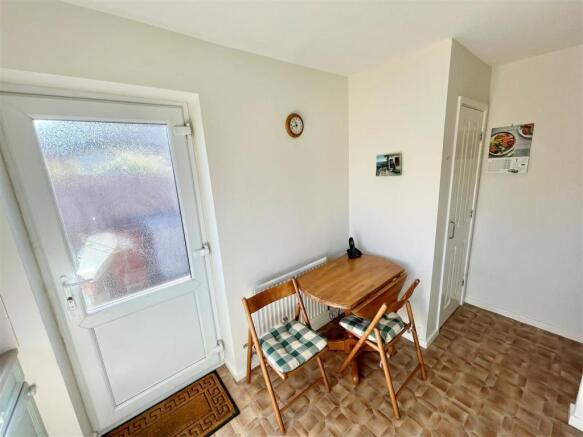 Breakfast Kitchen Aspect 2