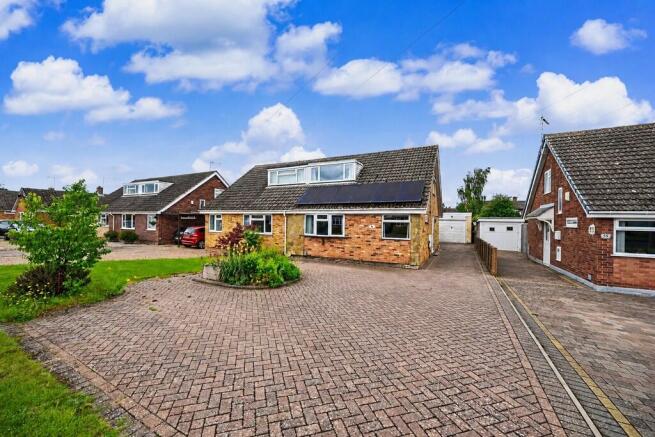 3-bed semi-detached on Falstaff Drive, Woodlands, Rugby, £285,000