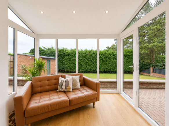5 bed Detached for sale Image 8