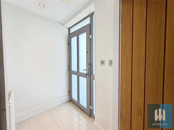 2 bed Apartment to rent Image 7