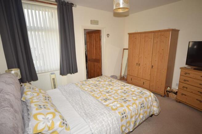 BEDROOM 2