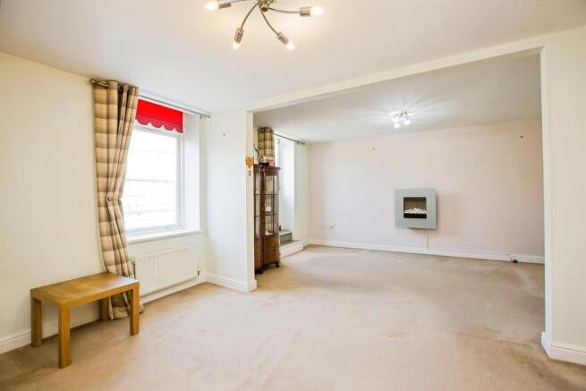 2 bed Apartment for sale Image 4