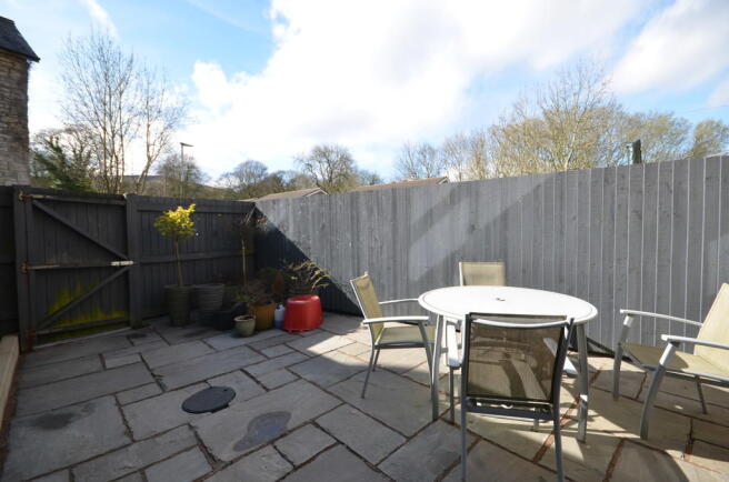 BACK GARDEN 