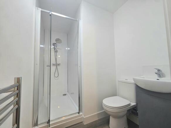 Studio to rent Image 7