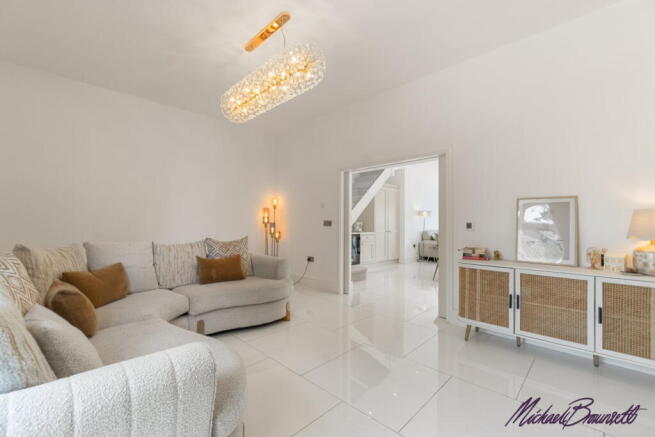4 bed Semi-Detached for sale Image 7