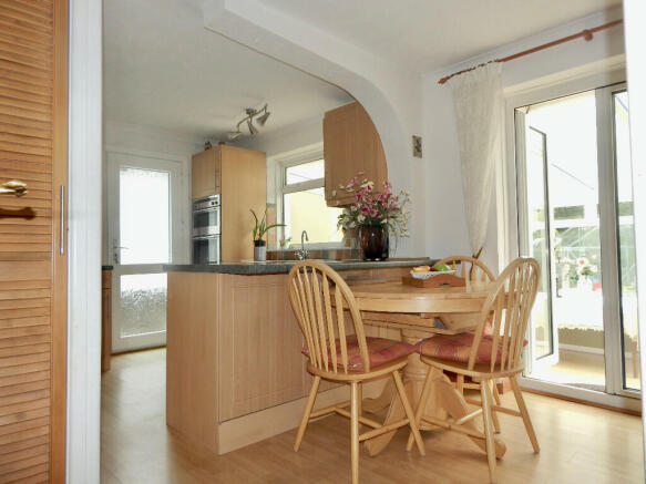 KITCHEN DINER