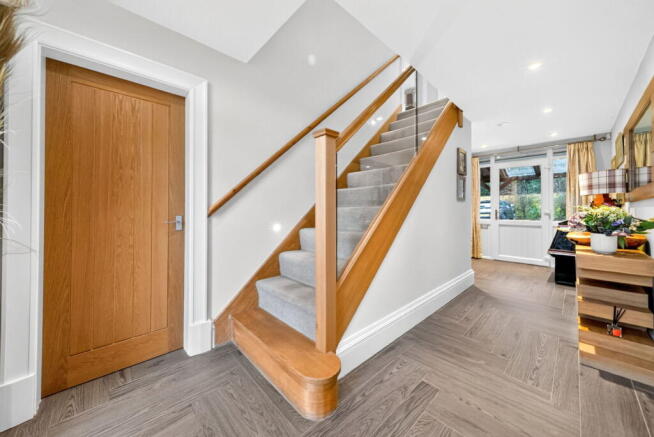 6 bed Detached for sale Image 10