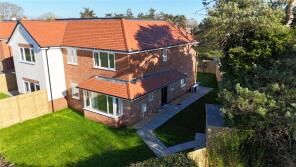 4, Lodge Road, Lymington SO41 8HJ