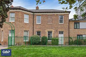 33, 2 Vestry Court, Bournebrook Grove, Romford RM7 0GX