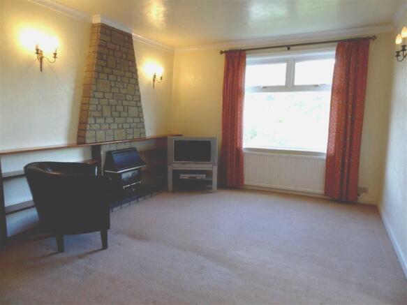 LIVING/DINING ROOM
