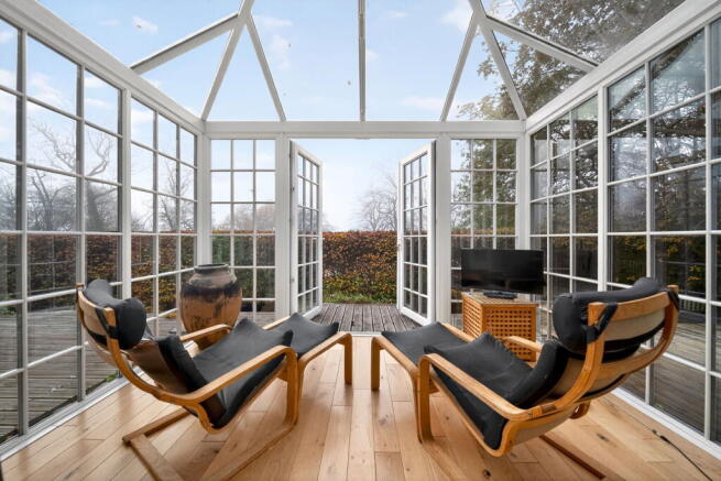 5 bed Detached for sale Image 5