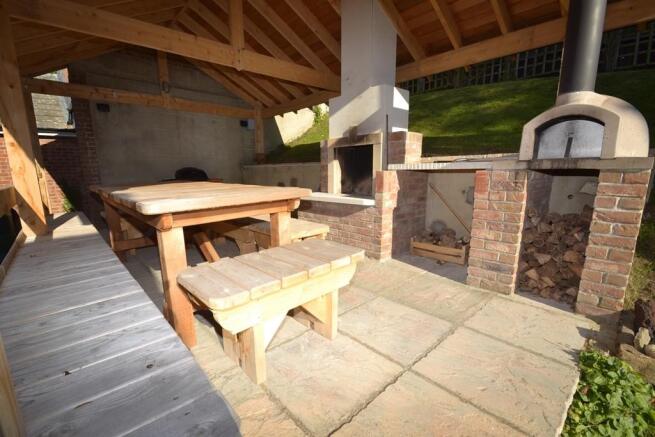 Sheltered Entertainment Area